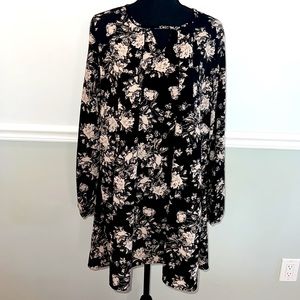 Blushing heart floral black shift dress $6 SALE